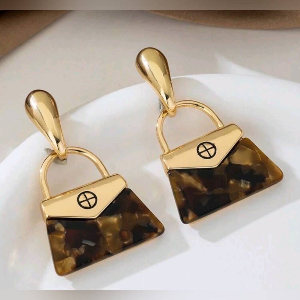 NWT Tortoise Shell Doorknocker Style Luxury Gold Dangle Earrings - Picture 2 of 12